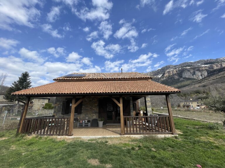 A view of the covered terrace and its surroundings