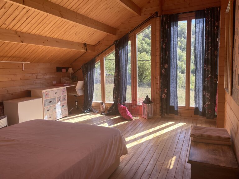 The bedroom beside the garden