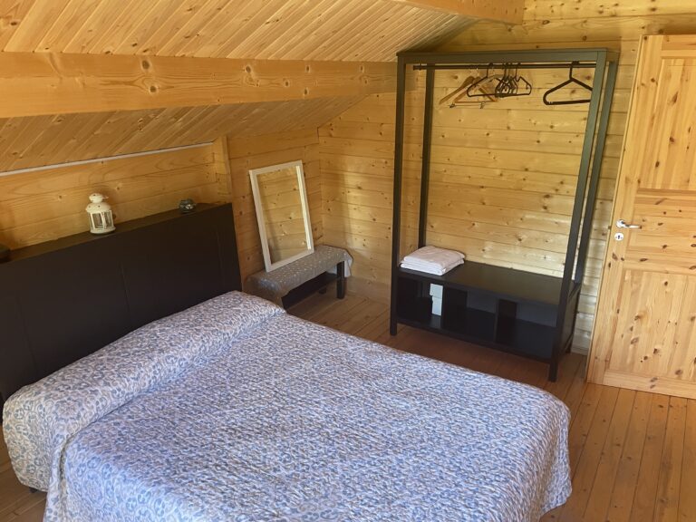 Another corner of the bedroom