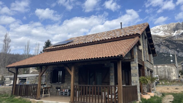 La Casa del Plano - Casa rural en el Pirineo Aragonés, cerca de Aínsa, rodeada de naturaleza y paisajes únicos del Sobrarbe La Casa del Plano - Casa rural en el Pirineo Aragonés, cerca de Aínsa, rodeada de naturaleza y paisajes únicos del Sobrarbe