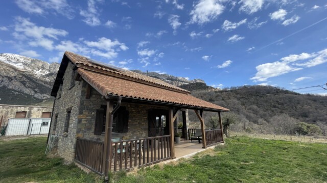 La Casa del Plano - Casa rural en el Pirineo Aragonés, cerca de Aínsa, rodeada de naturaleza y paisajes únicos del Sobrarbe La Casa del Plano - Casa rural en el Pirineo Aragonés, cerca de Aínsa, rodeada de naturaleza y paisajes únicos del Sobrarbe