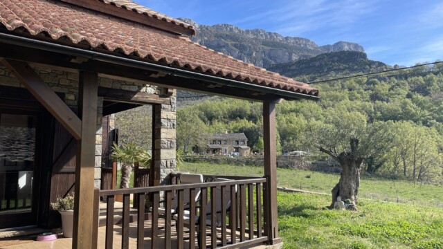 La Casa del Plano - Casa rural en el Pirineo Aragonés, cerca de Aínsa, rodeada de naturaleza y paisajes únicos del Sobrarbe La Casa del Plano - Casa rural en el Pirineo Aragonés, cerca de Aínsa, rodeada de naturaleza y paisajes únicos del Sobrarbe